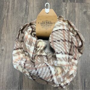 NWT Cozy Maker Collection Brown Tan Plaid Scarf Neck Wrap Soft Snow Cold Weather